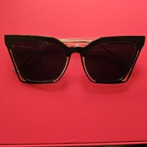 Chic Black Cat-Eye Prescription Sunglasses